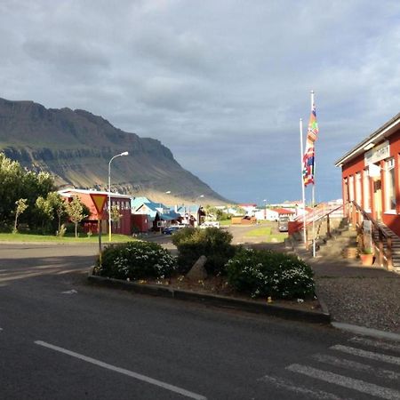 Hotel Post Breiddalsvik Exterior photo