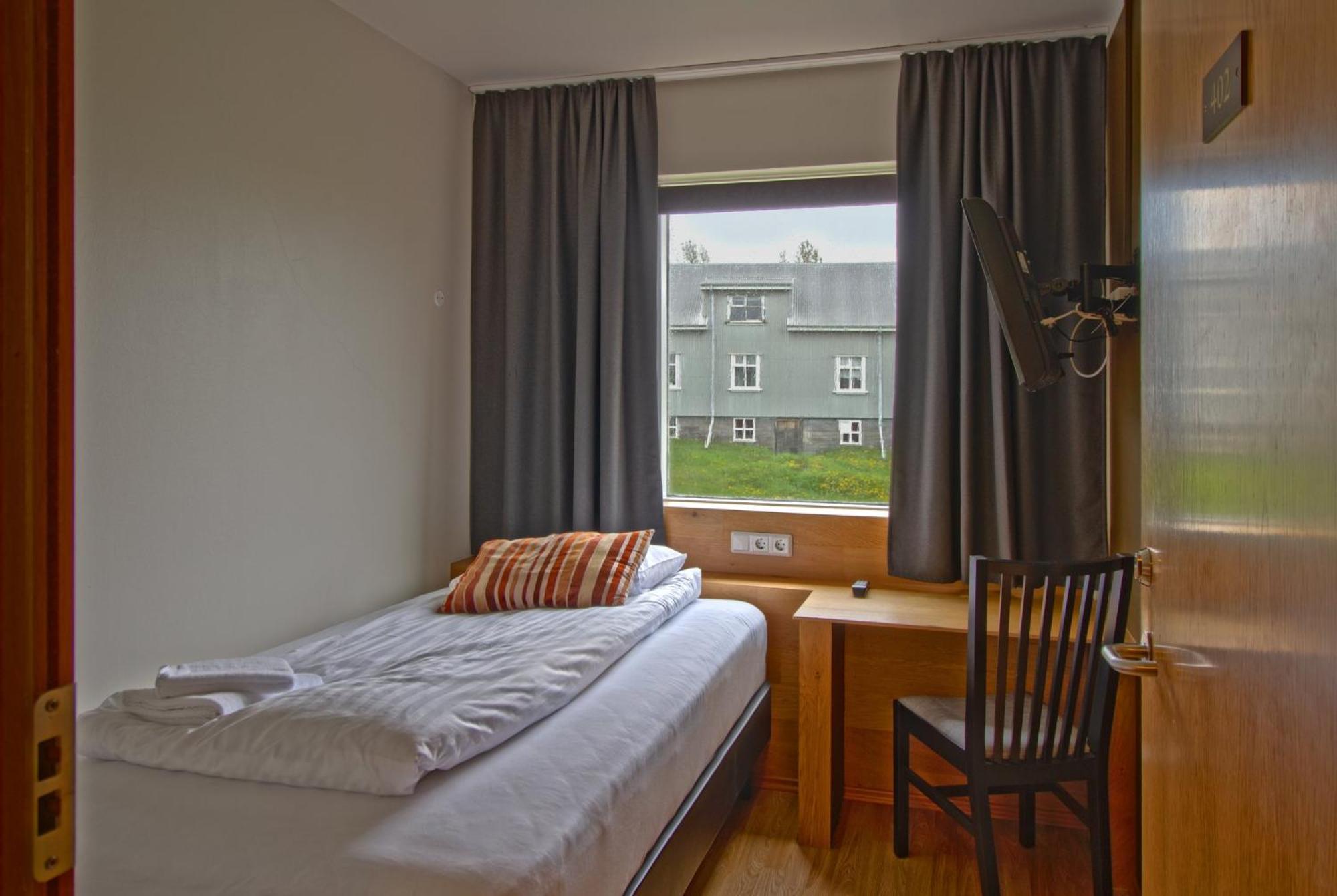 Hotel Post Breiddalsvik Exterior photo